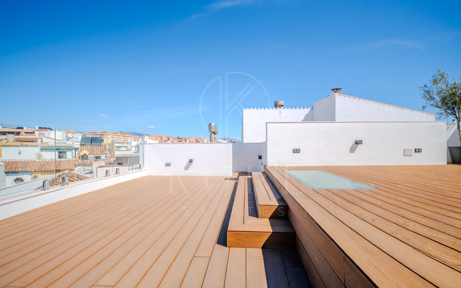 Joya arquitectónica en la calle más emblemática de Estepona