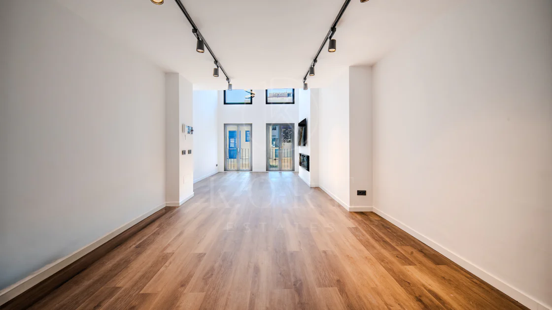 Joya arquitectónica en la calle más emblemática de Estepona