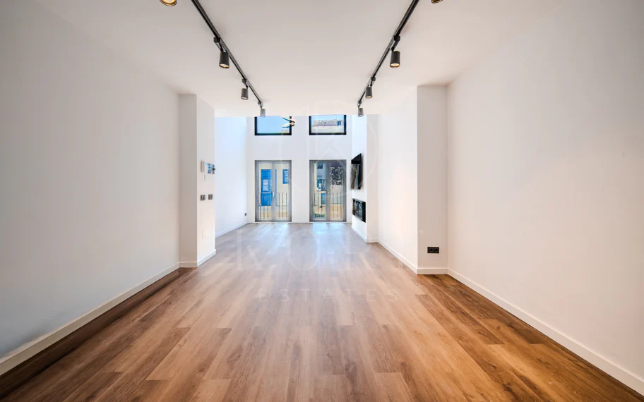 Joya arquitectónica en la calle más emblemática de Estepona