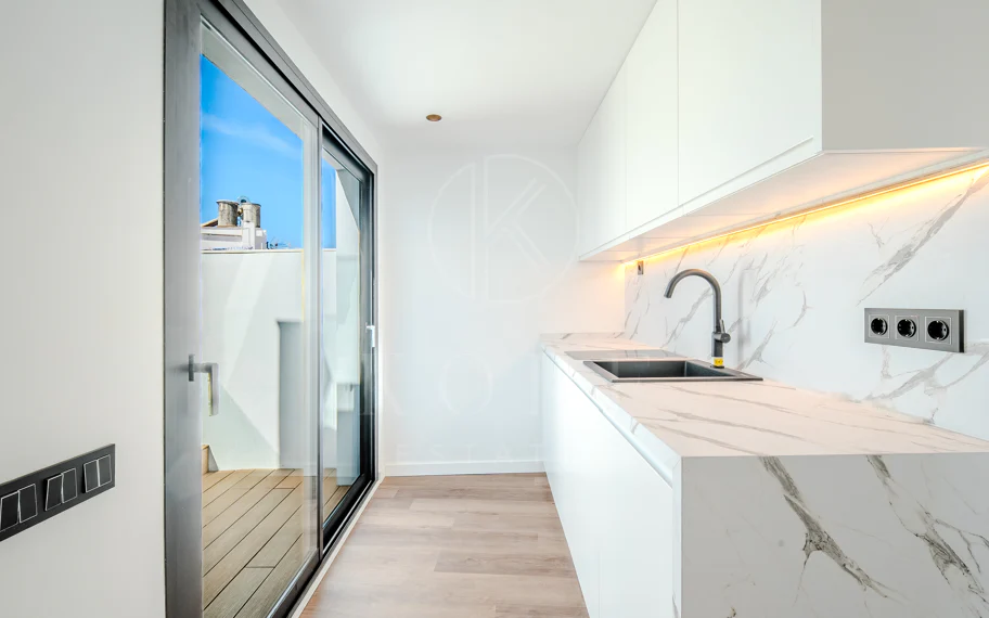 Joya arquitectónica en la calle más emblemática de Estepona