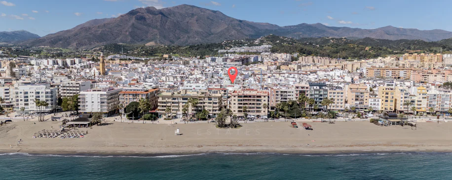 Joya arquitectónica en la calle más emblemática de Estepona