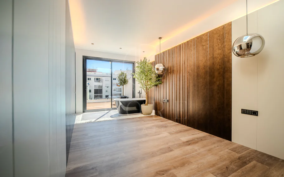 Joya arquitectónica en la calle más emblemática de Estepona