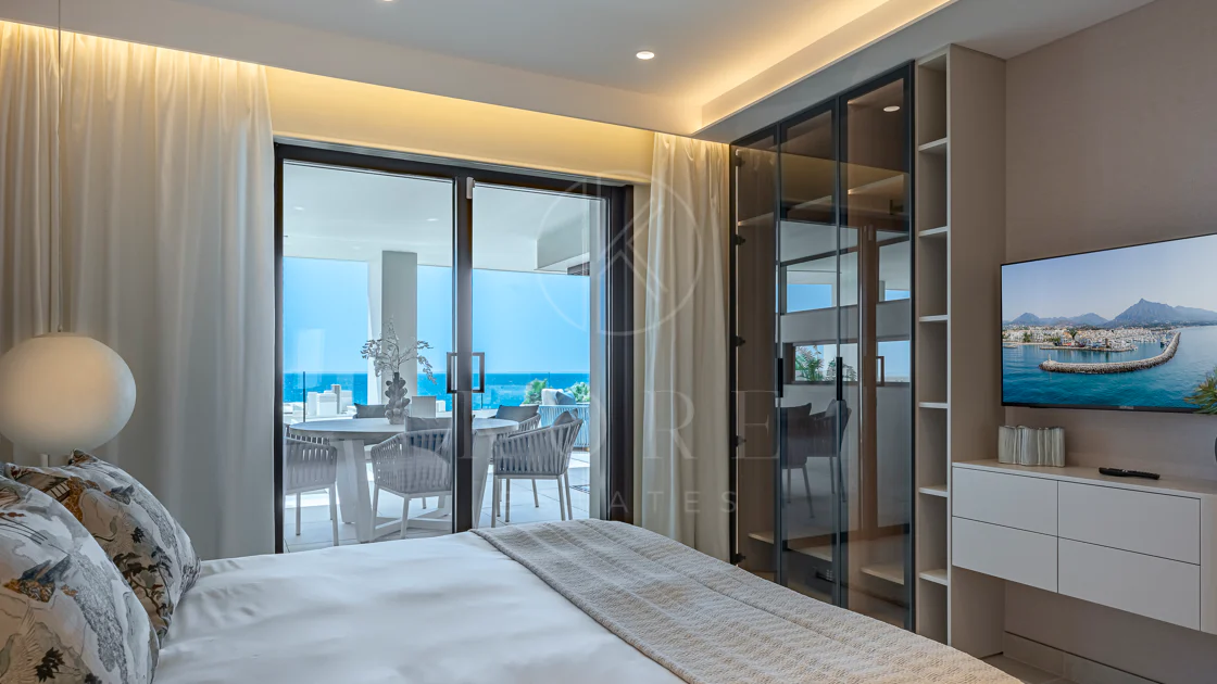 Sea View Apartment, El Velerin, Estepona