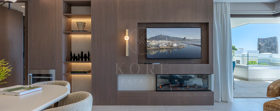 Sea View Apartment, El Velerin, Estepona
