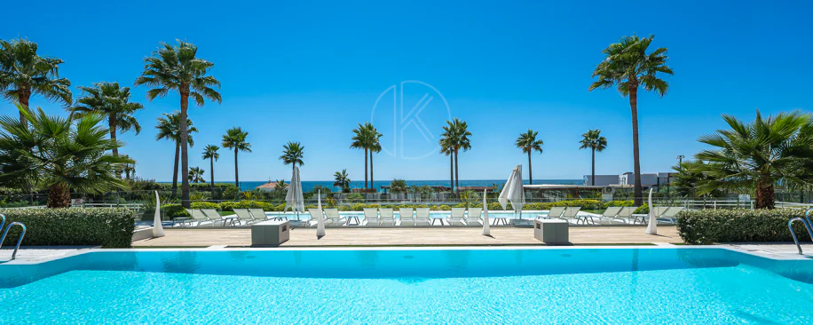 Sea View Apartment, El Velerin, Estepona