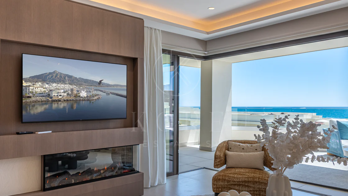 Sea View Apartment, El Velerin, Estepona