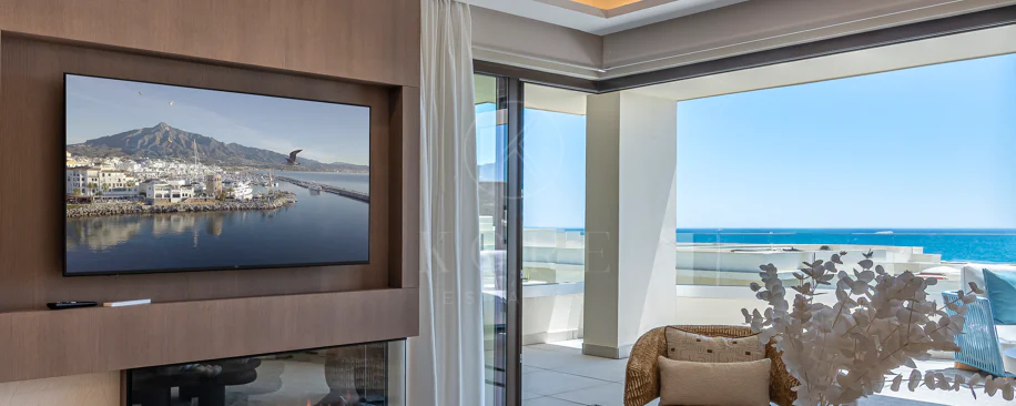 Sea View Apartment, El Velerin, Estepona
