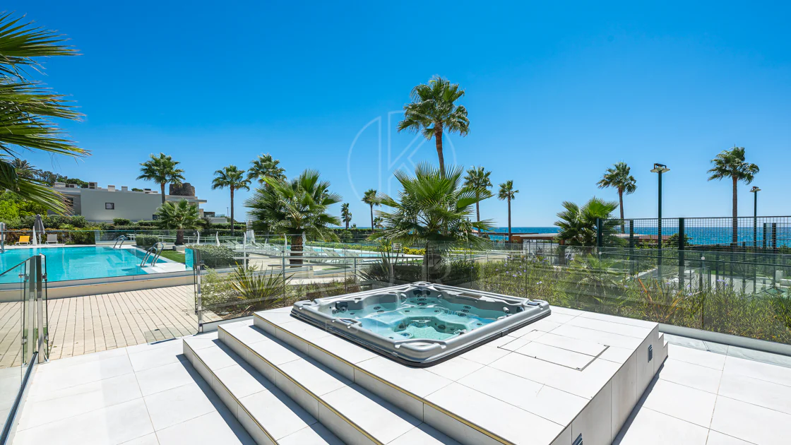Sea View Apartment, El Velerin, Estepona