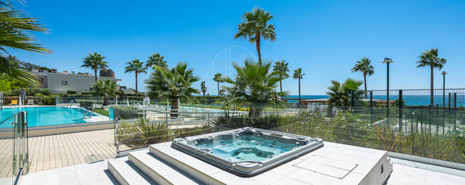Sea View Apartment, El Velerin, Estepona