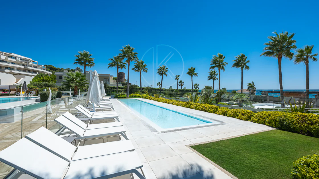 Sea View Apartment, El Velerin, Estepona