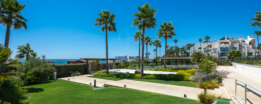 Sea View Apartment, El Velerin, Estepona