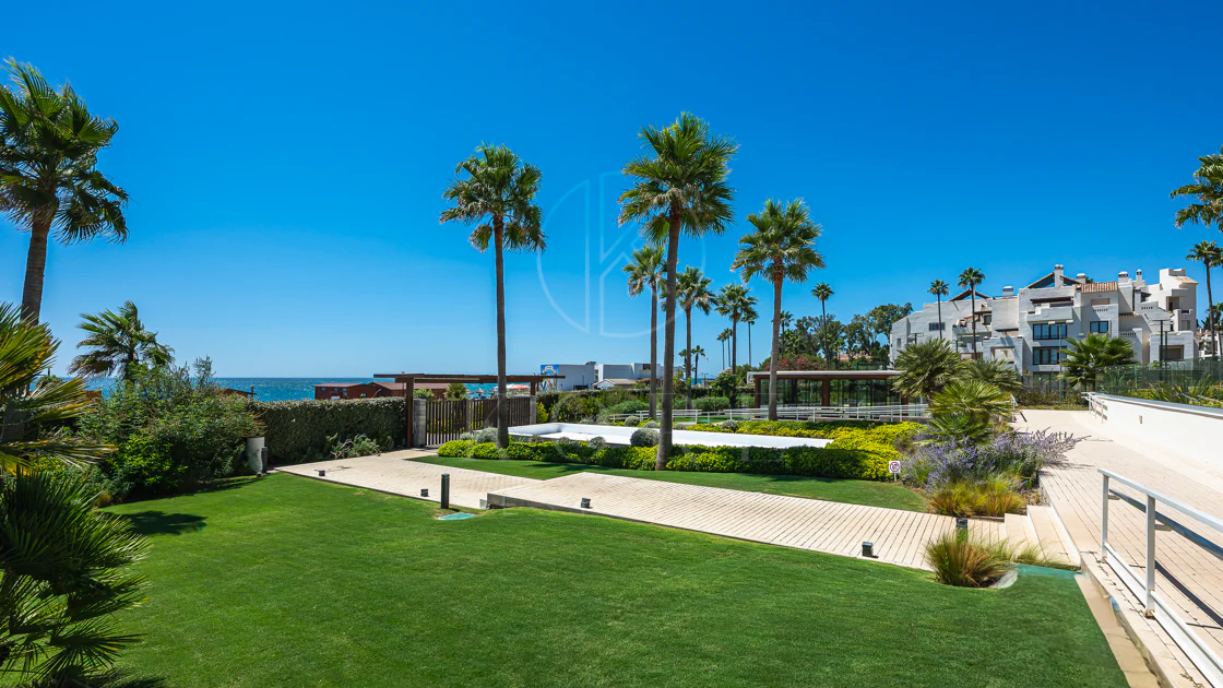 Sea View Apartment, El Velerin, Estepona