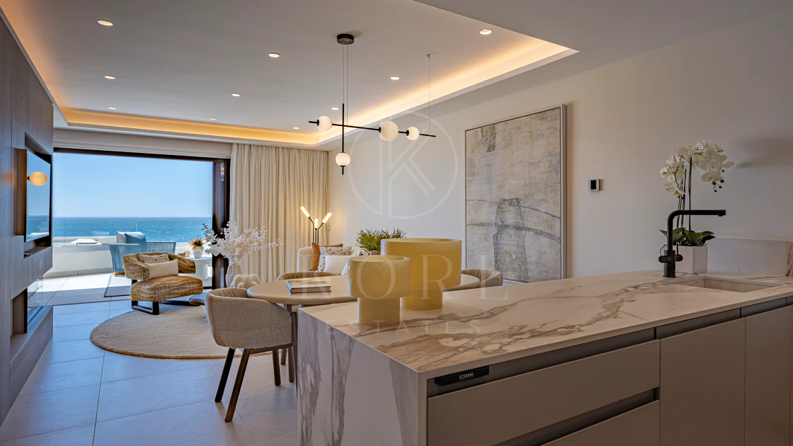 Sea View Apartment, El Velerin, Estepona