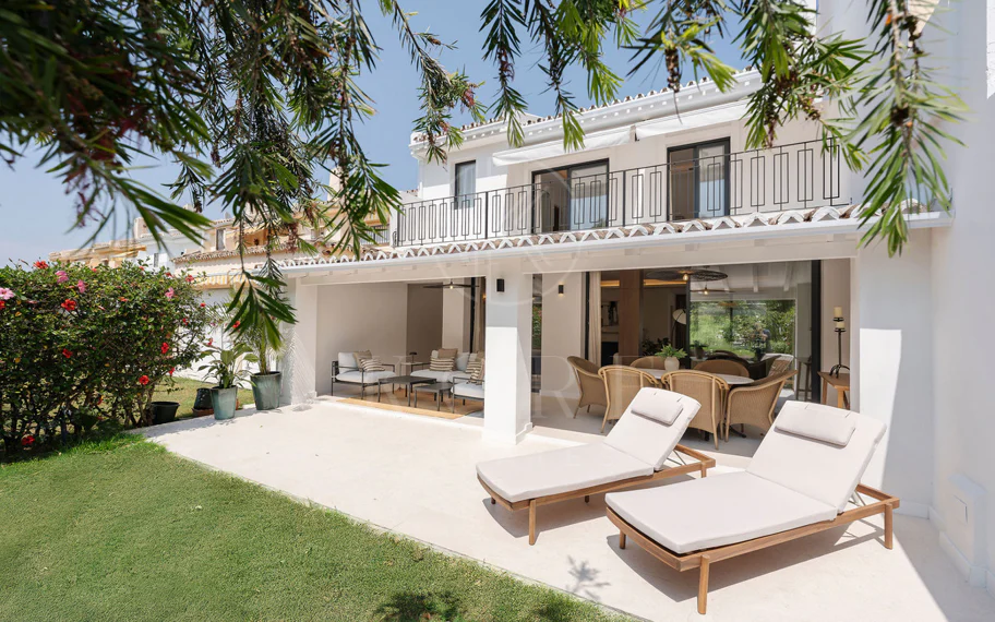 Adosado en venta en Nueva Andalucia, Marbella