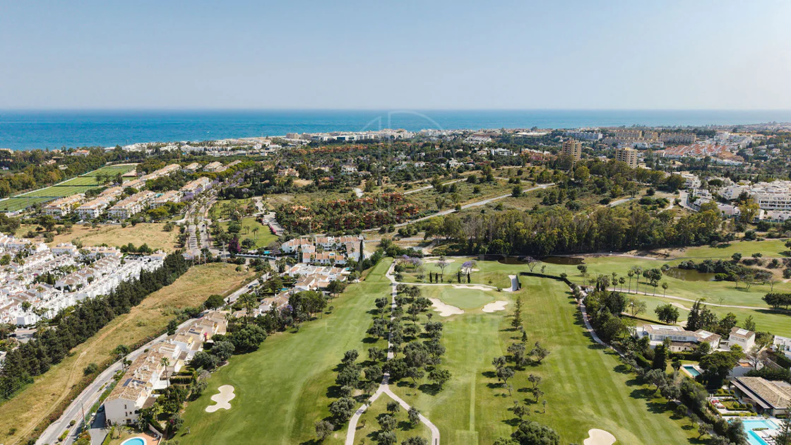 Casă înșiruită de vânzare în Nueva Andalucia, Marbella