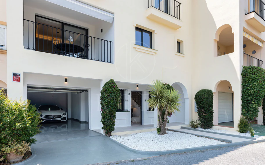 Adosado en venta en Nueva Andalucia, Marbella