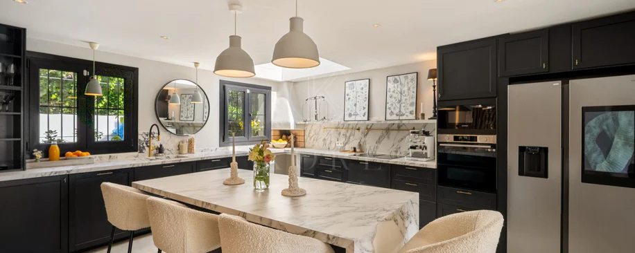 4 Bedrooms - Sea Views - Blend of Andalusian Heritage and Nordic Sophistication on the Golden Mile