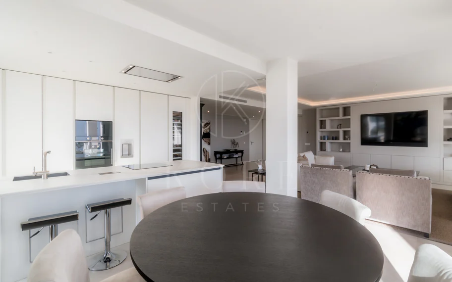 IMPRESIONANTE APARTAMENTO EN MARBELLA
