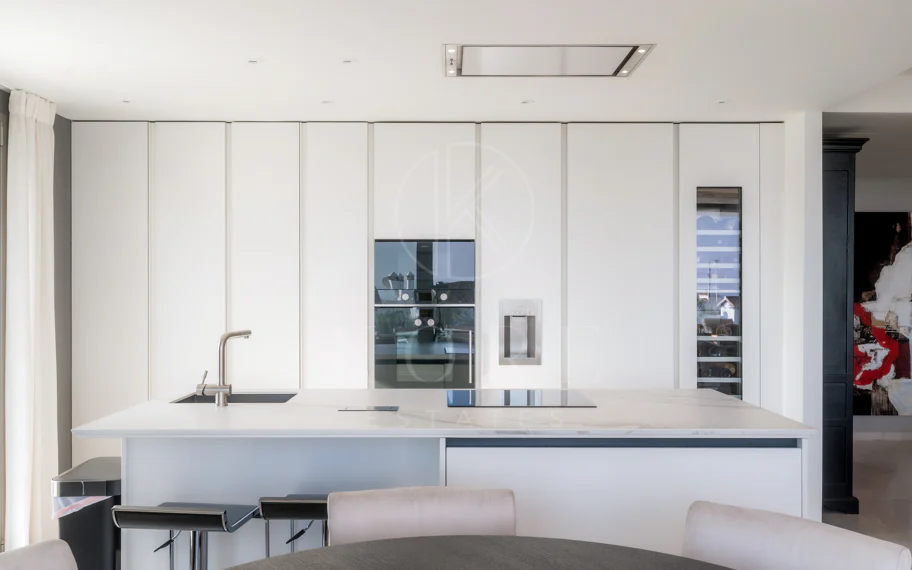 IMPRESIONANTE APARTAMENTO EN MARBELLA