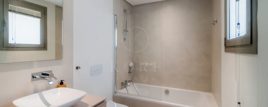 APARTAMENT UIMITOR ÎN MARBELLA