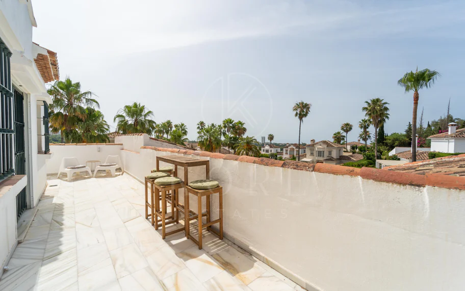 Villa en venta en Elviria, Marbella Este