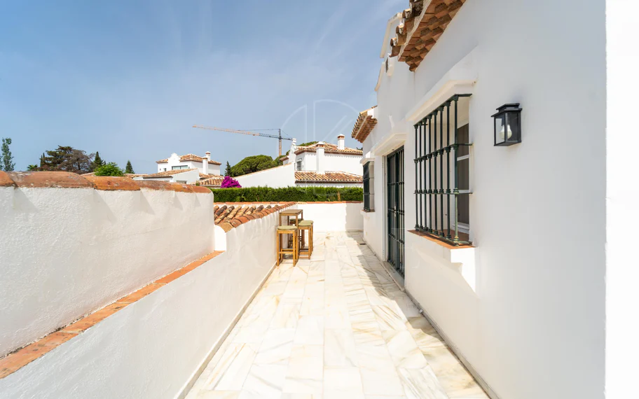 Villa en venta en Elviria, Marbella Este
