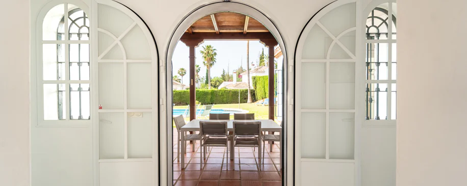 Villa en venta en Elviria, Marbella Este