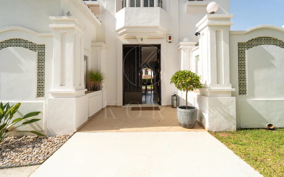 Villa en venta en Elviria, Marbella Este