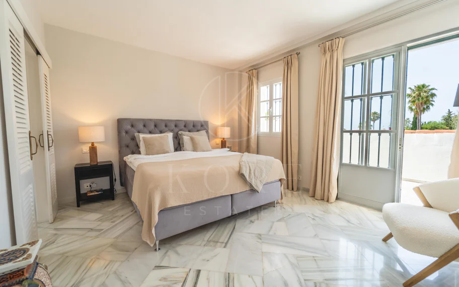 Villa en venta en Elviria, Marbella Este