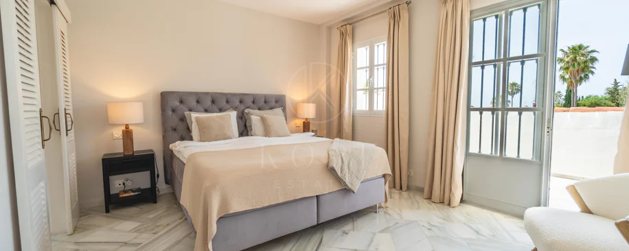 Villa en venta en Elviria, Marbella Este