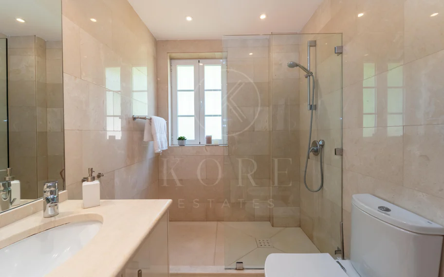 Villa en venta en Elviria, Marbella Este