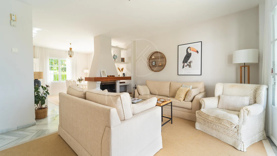 Villa en venta en Elviria, Marbella Este