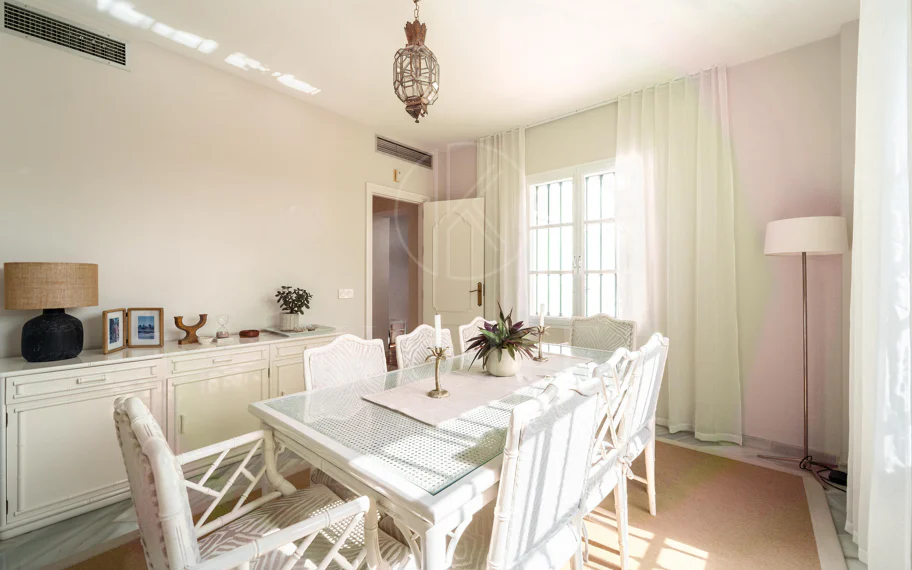 Villa en venta en Elviria, Marbella Este