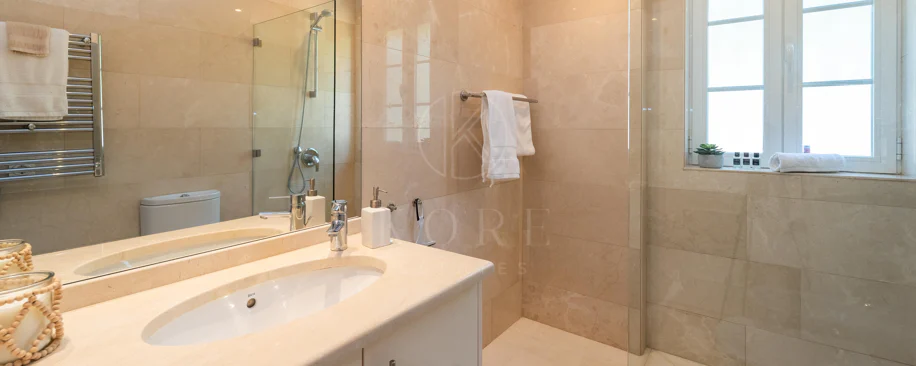 Villa en venta en Elviria, Marbella Este