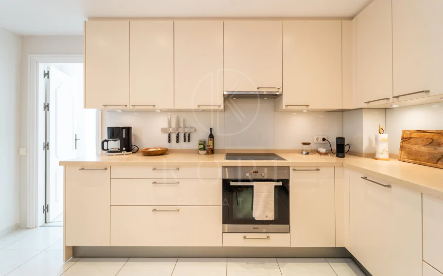 Villa en venta en Elviria, Marbella Este