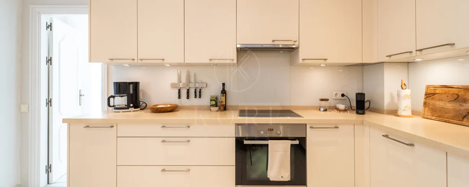 Villa en venta en Elviria, Marbella Este