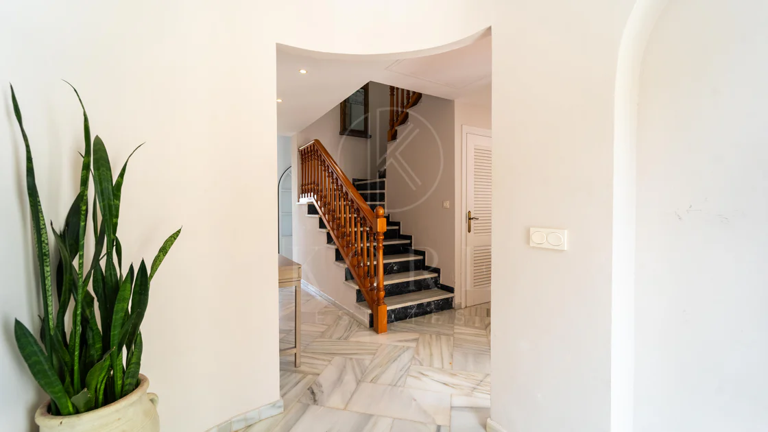 Villa en venta en Elviria, Marbella Este