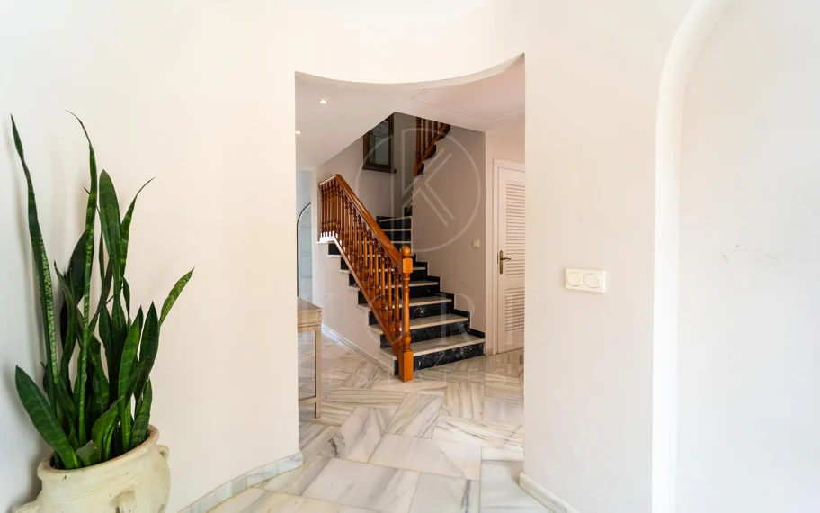 Villa en venta en Elviria, Marbella Este