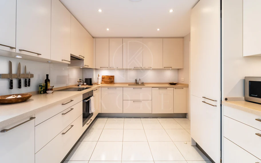 Villa en venta en Elviria, Marbella Este