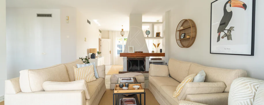 Villa en venta en Elviria, Marbella Este