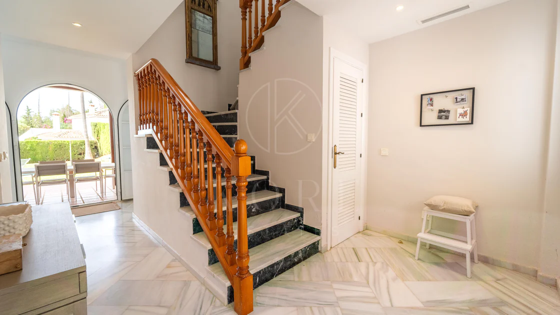 Villa en venta en Elviria, Marbella Este