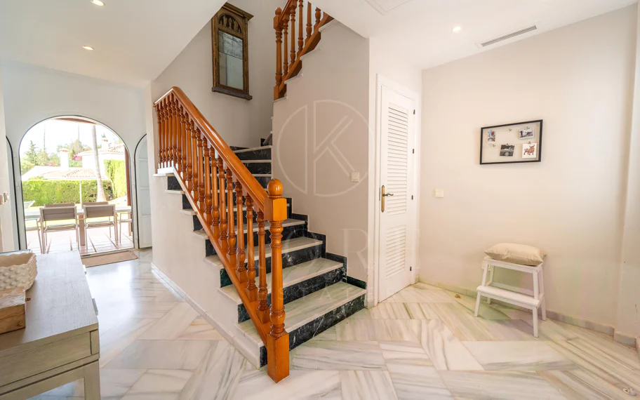Villa en venta en Elviria, Marbella Este
