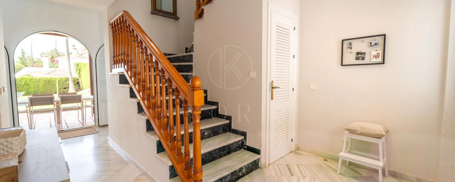 Villa en venta en Elviria, Marbella Este