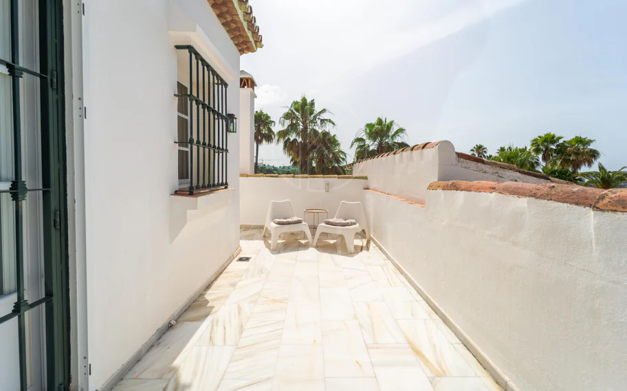 Villa en venta en Elviria, Marbella Este