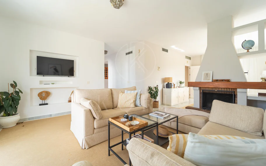 Villa en venta en Elviria, Marbella Este