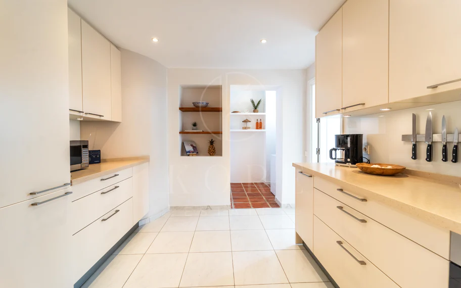 Villa en venta en Elviria, Marbella Este