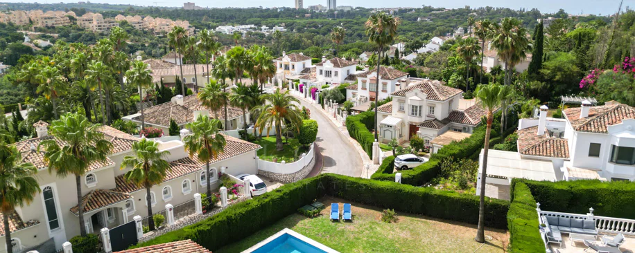 Villa en venta en Elviria, Marbella Este