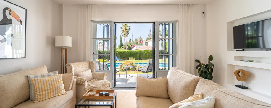 Villa en venta en Elviria, Marbella Este