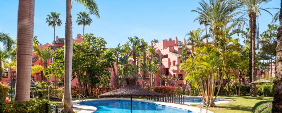 Sea View Luxury Penthouse - Newly Renovated on the Beach Side New Golden Mile