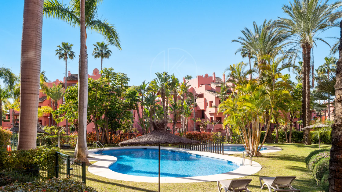 Sea View Luxury Penthouse - Newly Renovated on the Beach Side New Golden Mile